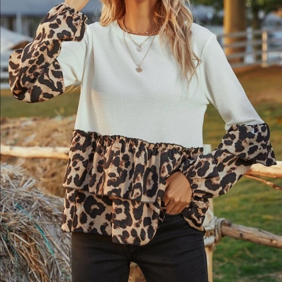 Leopard Print Layered Hem Peplum Top Size Large - Picture 4 of 7
